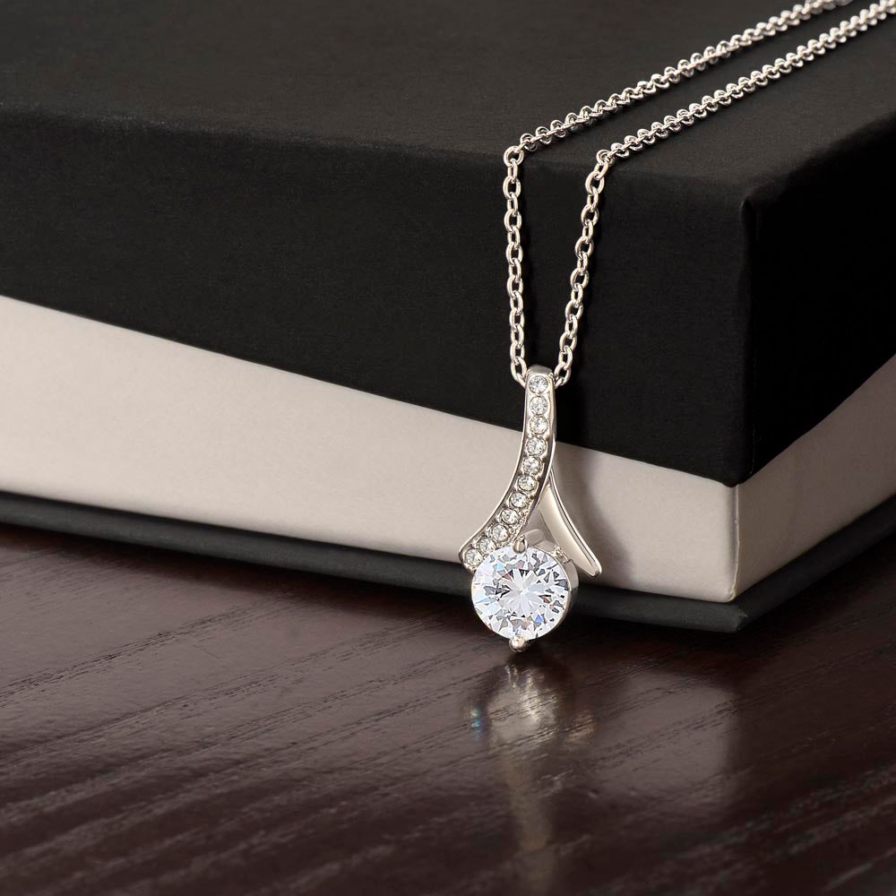 Alluring Beauty Necklace – A Heartfelt Valentine’s Day Gift for Best Friend