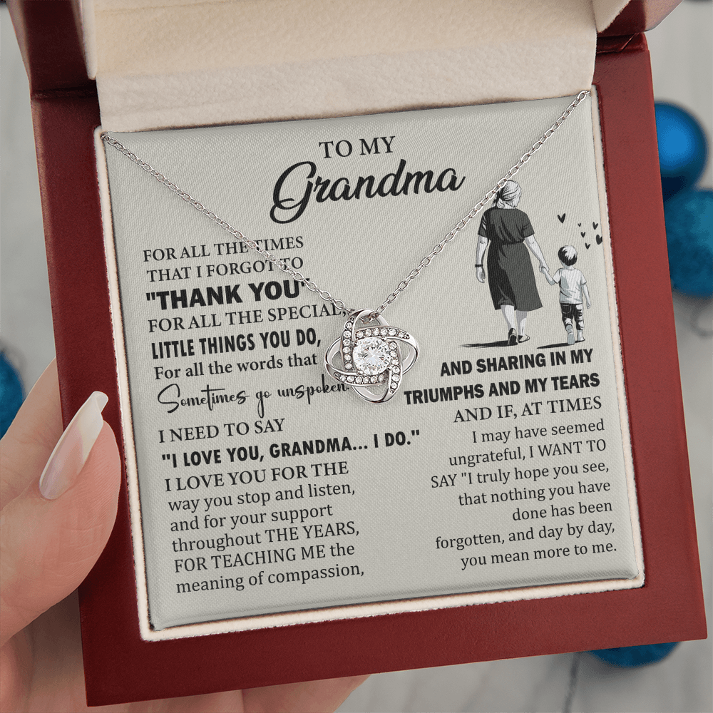 Personalized Grandma Gifts – Elegant Love Knot Necklace for a Special Grandmother