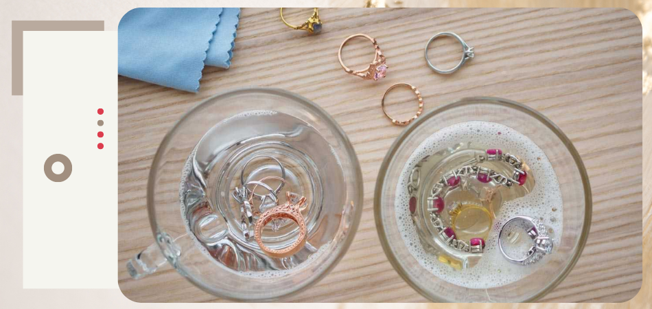 Can I Use Vinegar to Clean Silver Necklace