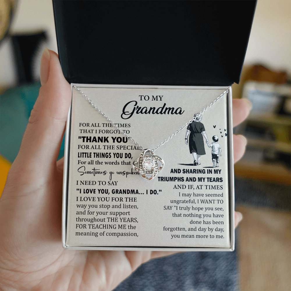 Personalized Grandma Gifts – Elegant Love Knot Necklace for a Special Grandmother