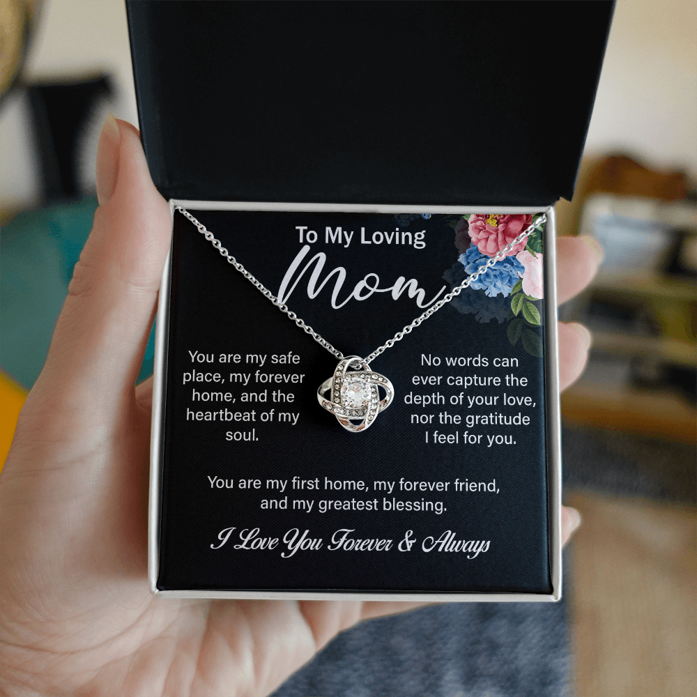 Love Knot Necklace – A Timeless Gift for Mom, Symbolizing an Eternal Bond