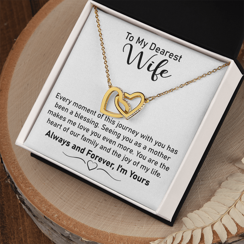 Gift for Wife – Interlocking Heart Necklace Keepsake, A Loving Tribute to Her Role as a Mother and the Heart of the Family