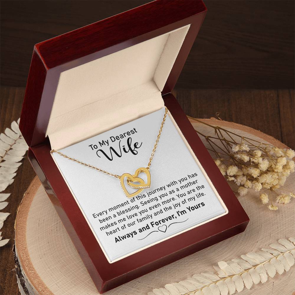 Gift for Wife – Interlocking Heart Necklace Keepsake, A Loving Tribute to Her Role as a Mother and the Heart of the Family